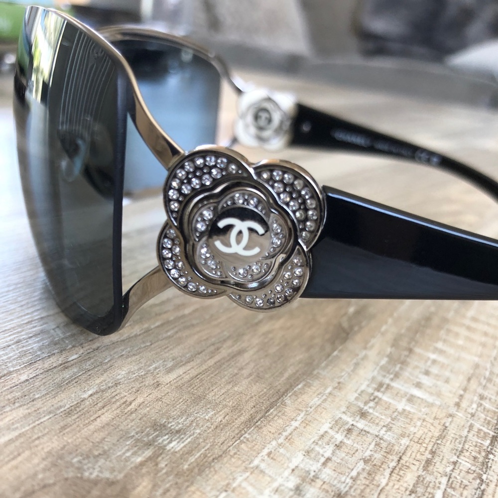 Rare CHANEL Swarovski Crystal Camellia Sunglasses